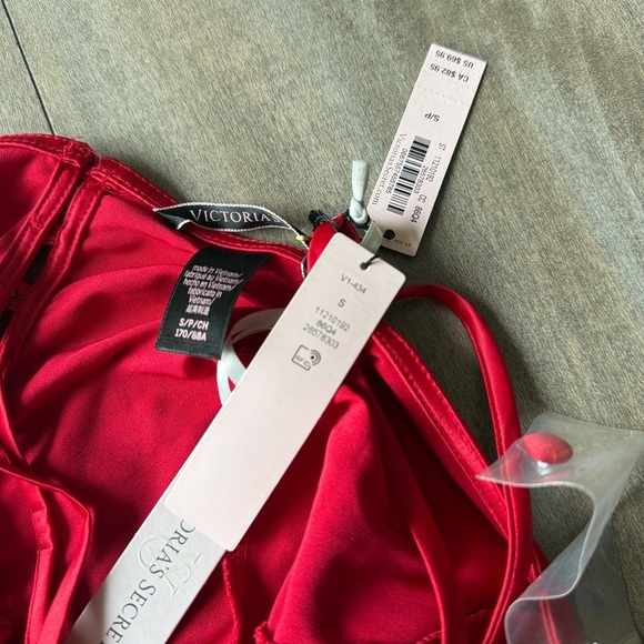 NWT Victorias Secret lace onsie romper teddy red size small - Picture 2 of 3